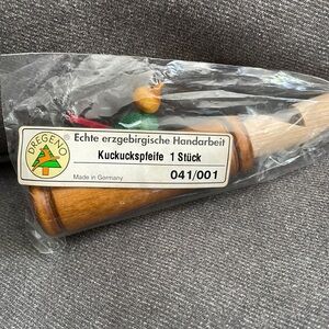 NWT. VINTAGE DREGENO Hand Carved whistle.  Bird hand painted.